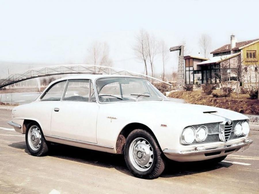  Alfa Romeo 2600 Sprint (106) 1962 года  (фото 9 из 18)